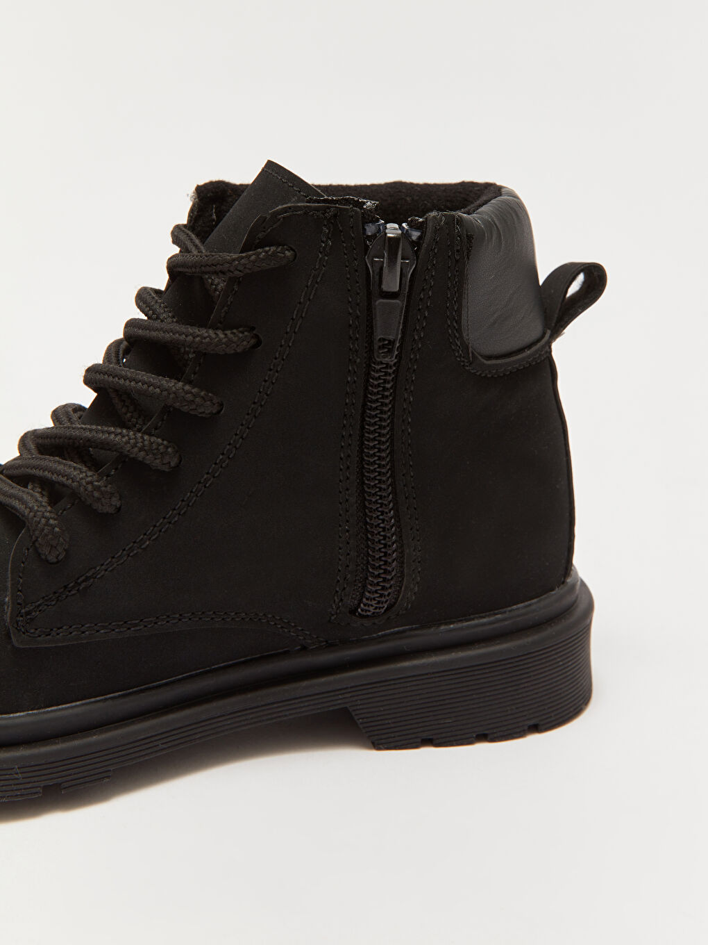 Siyah Bağcıklı Kalın Taban Erkek Çocuk Bot-5