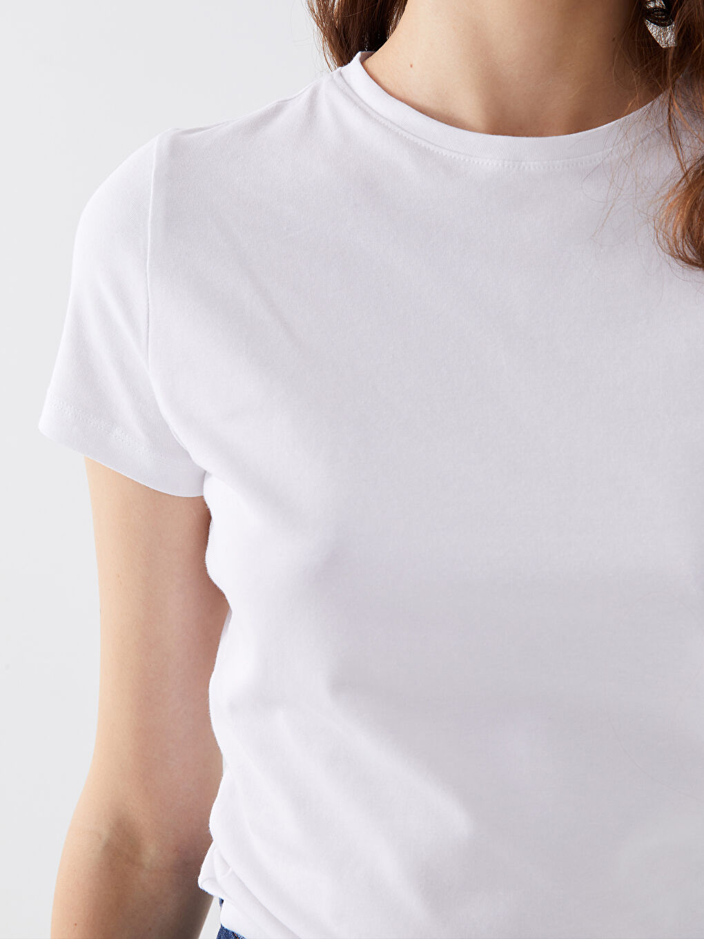 Beyaz Bisiklet Yaka Düz Kısa Kollu Kadın Tişört-3