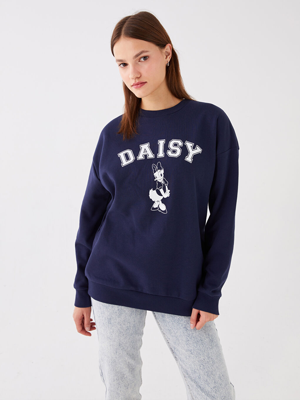 LCW Vision Lacivert Bisiklet Yaka Daisy Duck Baskılı Oversize Kadın Kalın Sweatshirt - 1