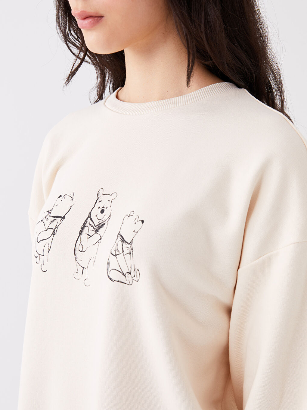 LCW Vision Ten Rengi Bisiklet Yaka Winnie the Pooh Baskılı Oversize Kadın Kalın Sweatshirt - 3