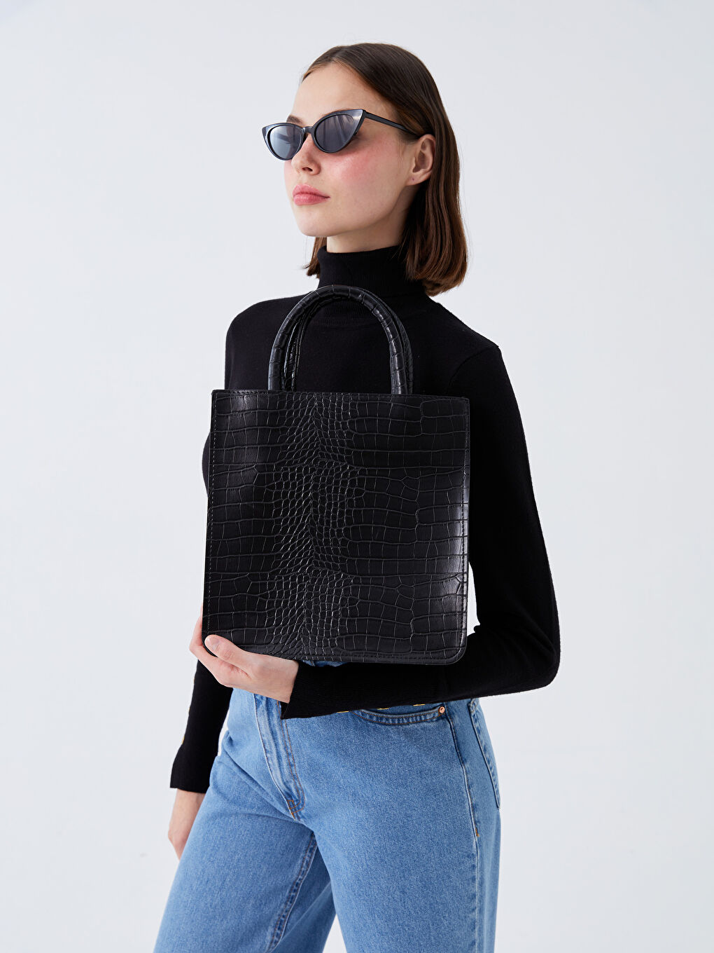 Siyah Deri Görünümlü Kadın Kol Çantası