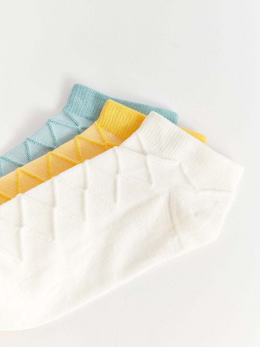 Beyaz Kendinden Desenli Kadın Patik Çorap 3'lü-2