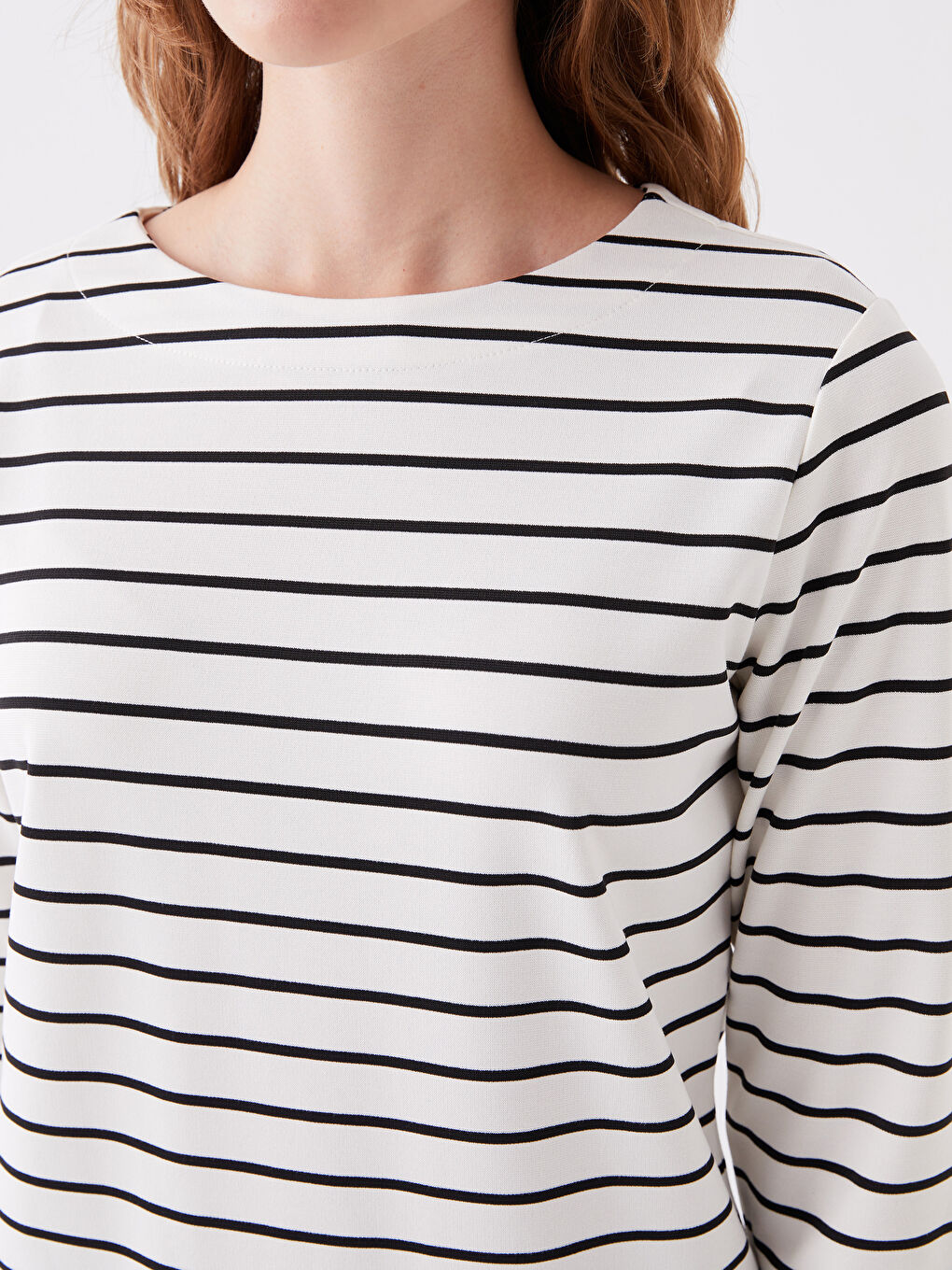 მრგვალი საყელო ზოლიანი გრძელმკლავიანი მაისური ქალებისთვის-3