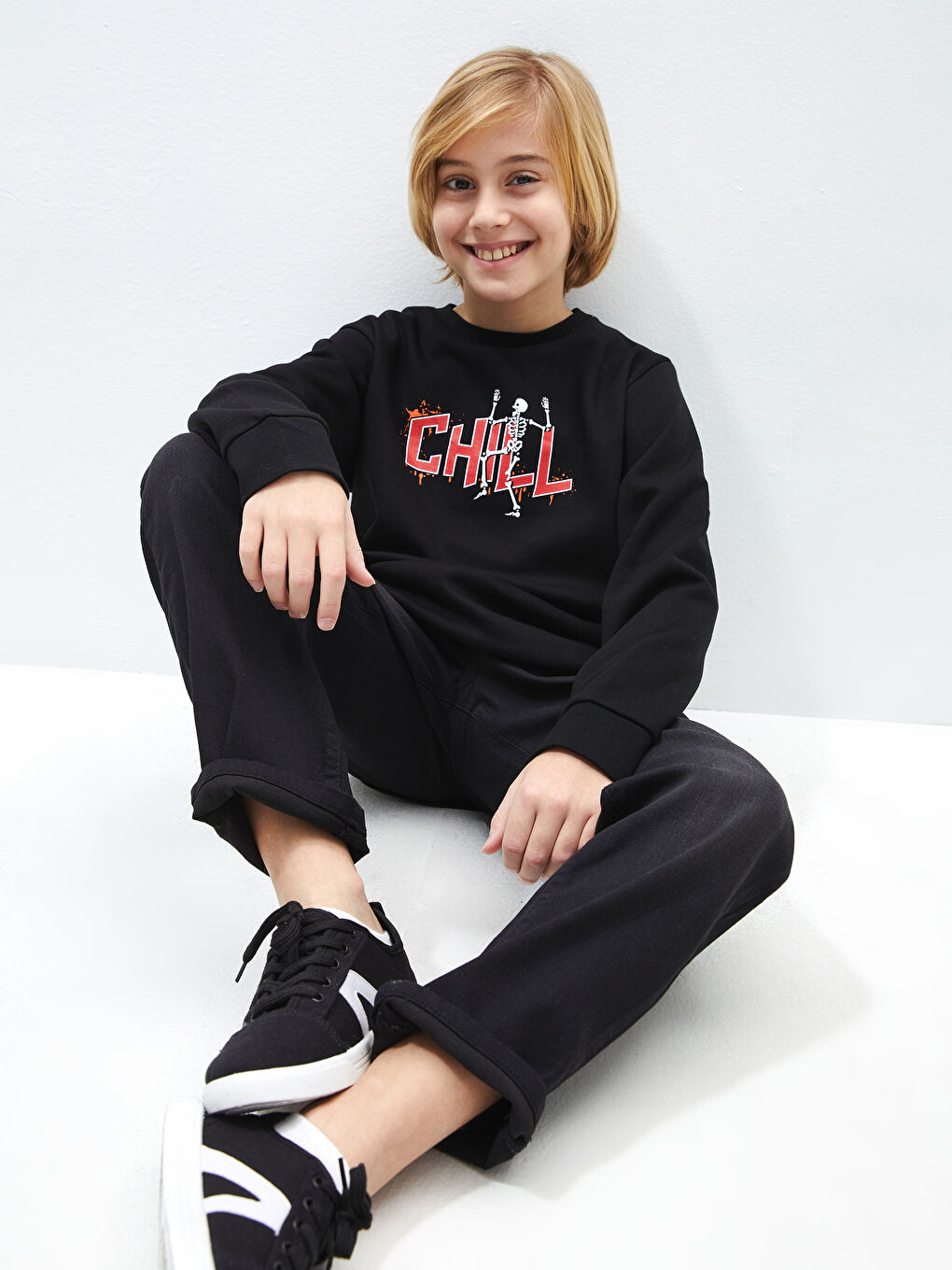 LCW Kids Yeni Siyah Bisiklet Yaka Baskılı Uzun Kollu Erkek Çocuk Sweatshirt