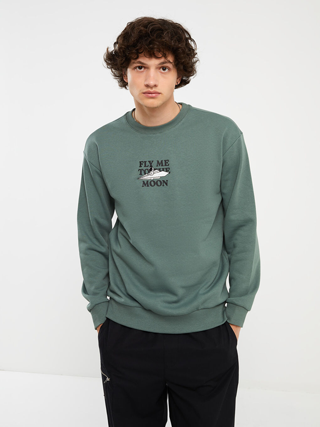 LCW Casual Yeşil Bisiklet Yaka Uzun Kollu Baskılı Erkek Sweatshirt