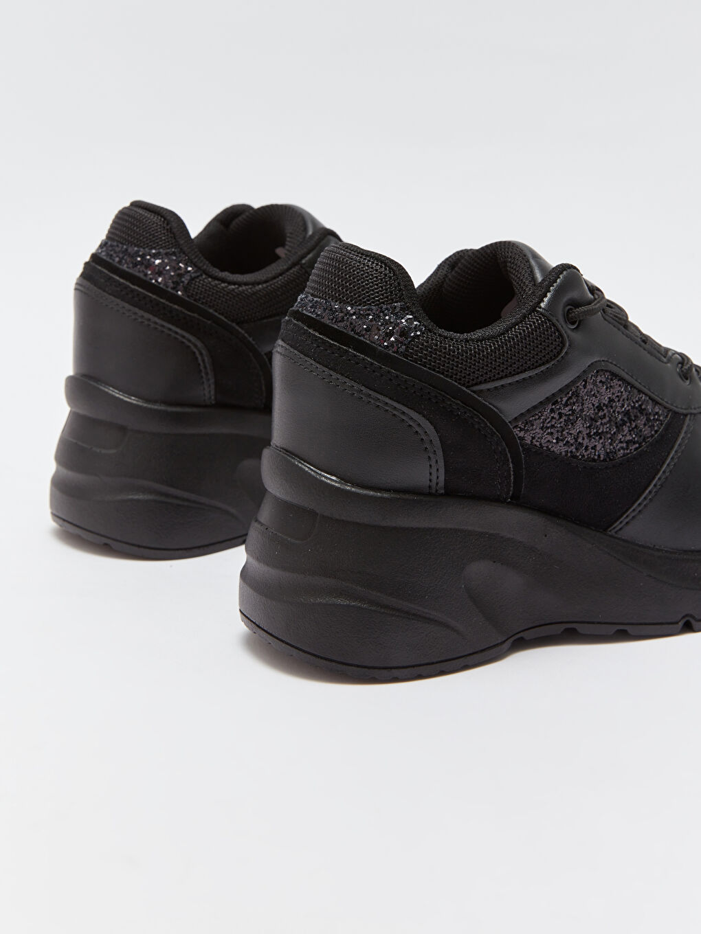 Siyah Bağcıklı Kalın Taban Kadın Aktif  Spor Ayakkabı-4