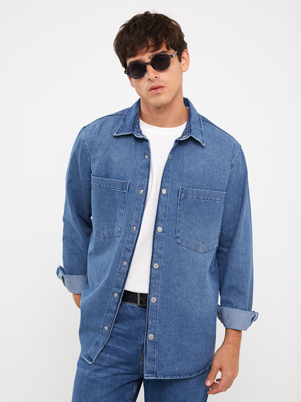 რეგულარული მორგება გრძელმკლავიანი მამაკაცის ჯინსის პერანგი