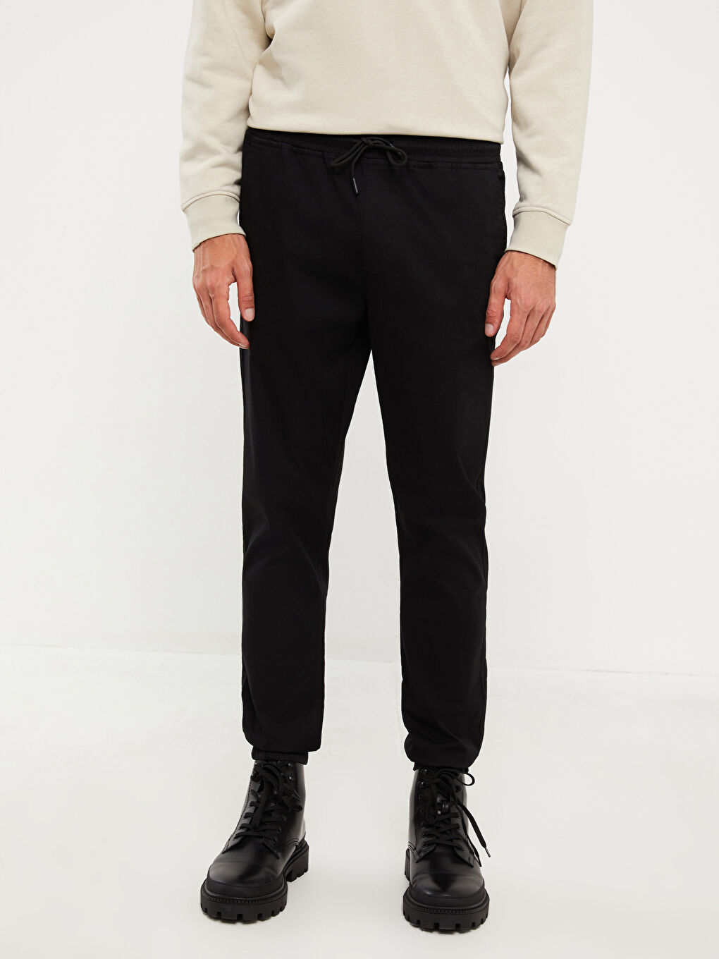 Siyah Rahat Kalıp Gabardin Erkek Jogger Pantolon-3