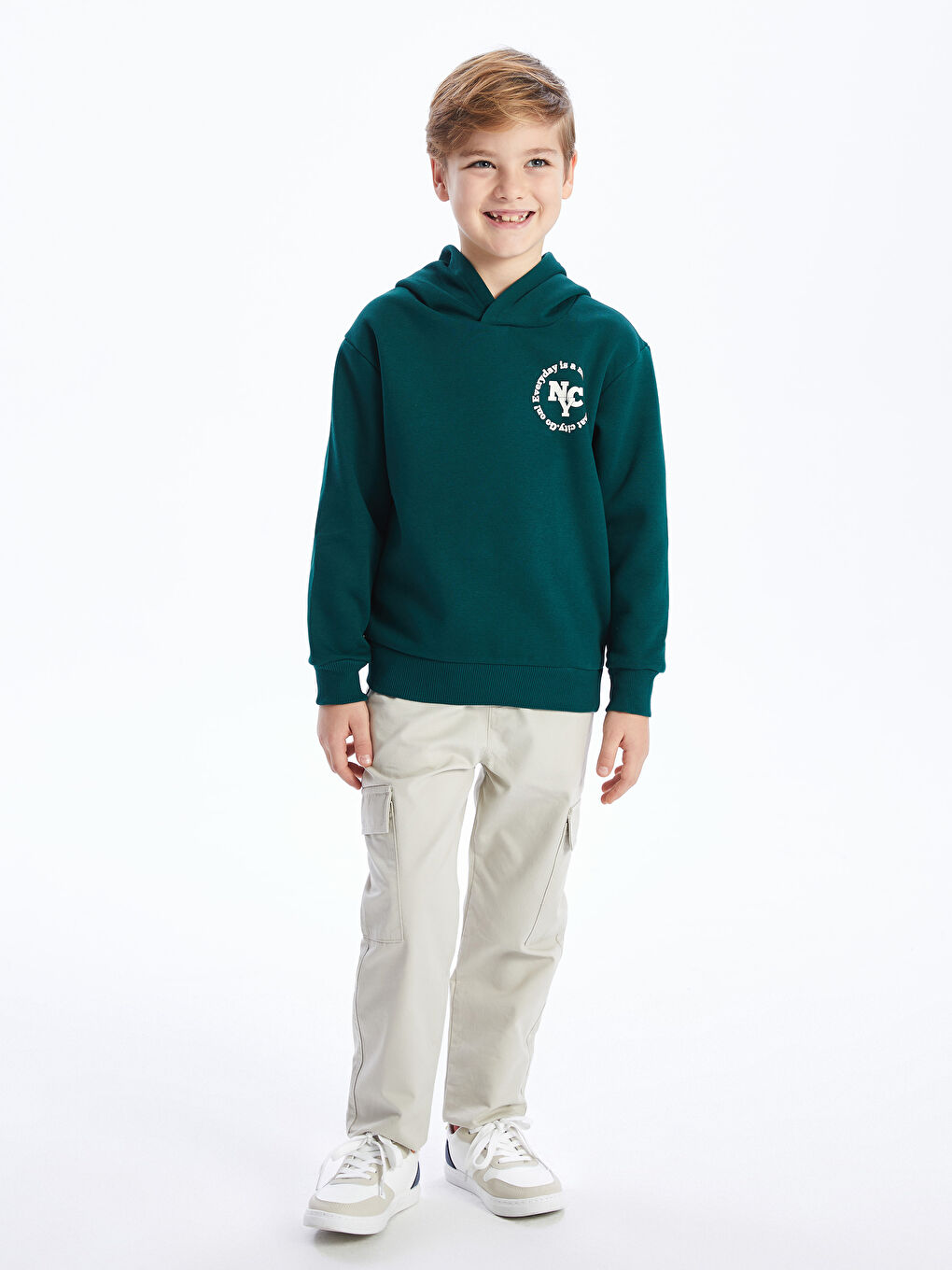 LCW Kids Koyu Yeşil Rahat Kalıp Baskılı Erkek Çocuk Hoodie - 1