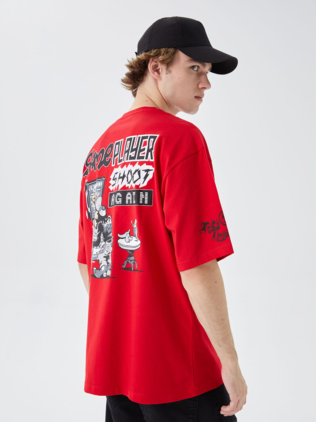 Kırmızı Bisiklet Yaka Kısa Kollu Nostaljik Maymun Baskılı Penye Unisex Tişört-1