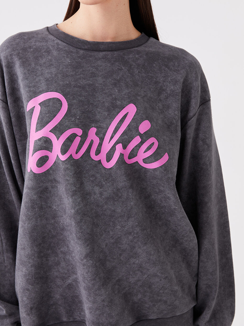 LCW Vision Antrasit Bisiklet Yaka Barbie Baskılı Uzun Kollu Oversize Kadın Sweatshirt - 3