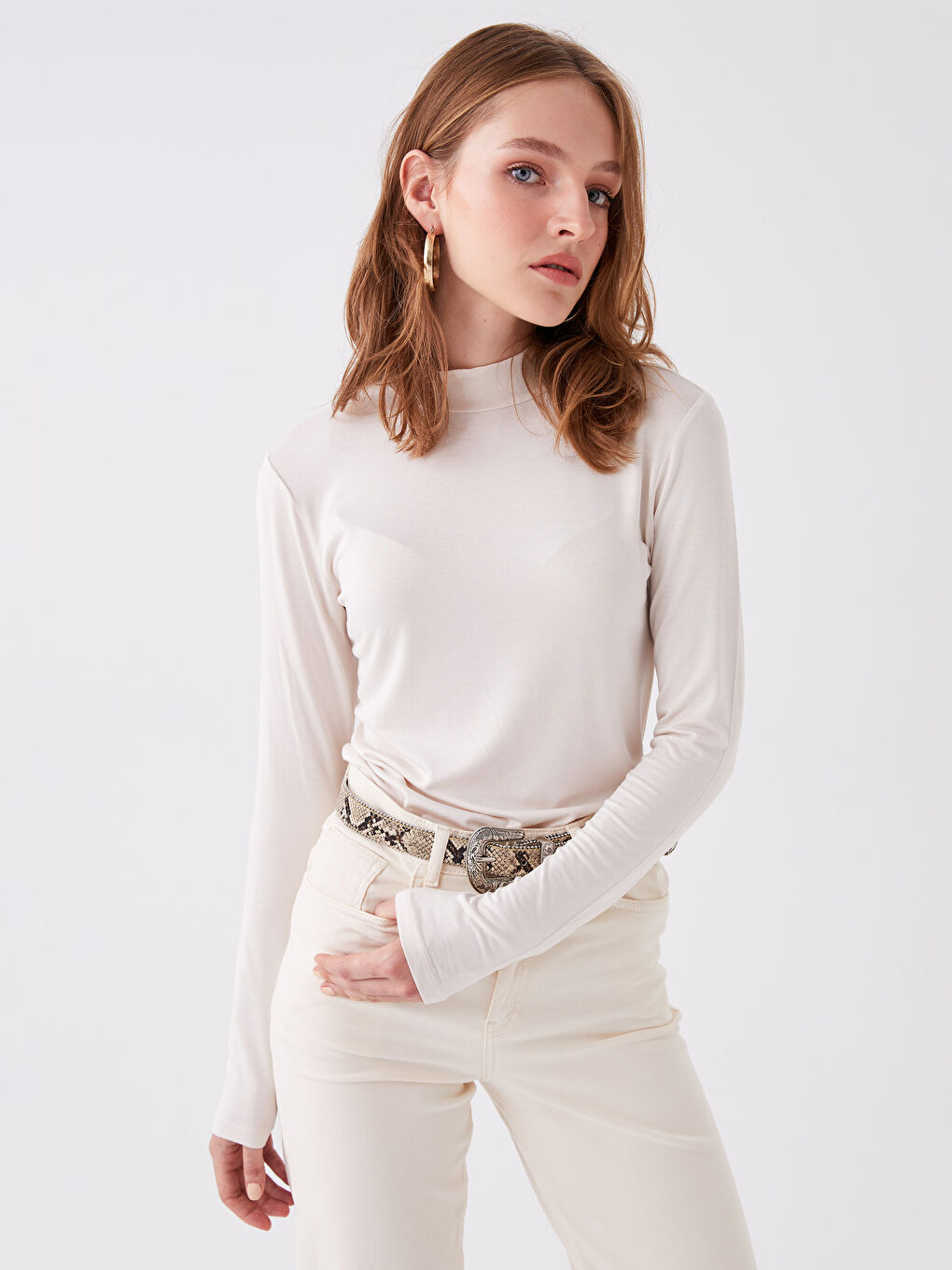 Gri Dik Yaka Düz Uzun Kollu Kadın Tişört