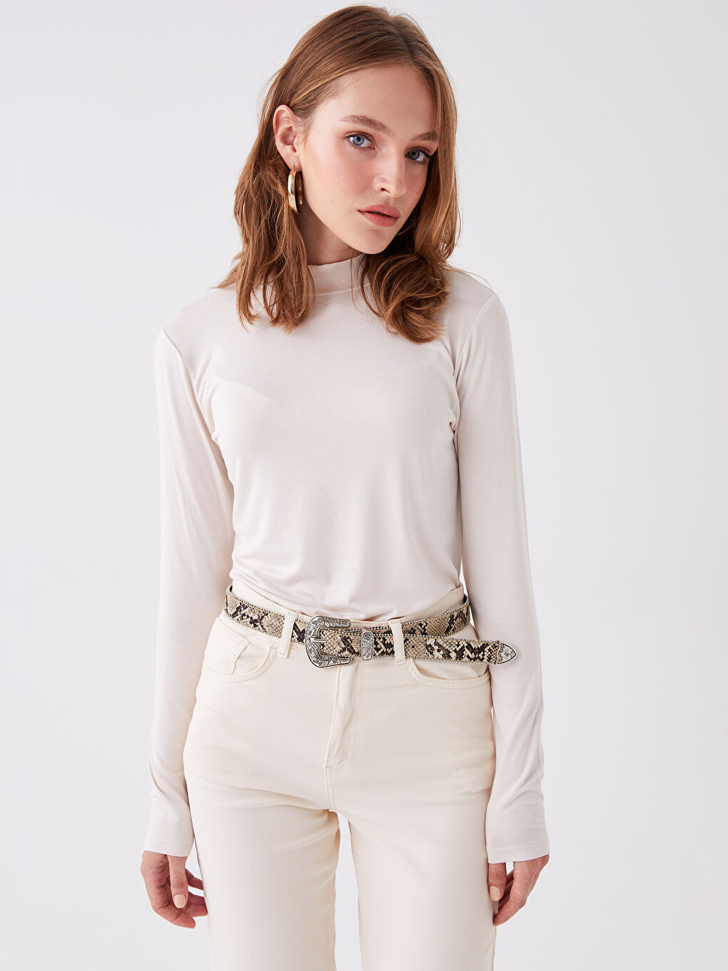 Gri Dik Yaka Düz Uzun Kollu Kadın Tişört-1