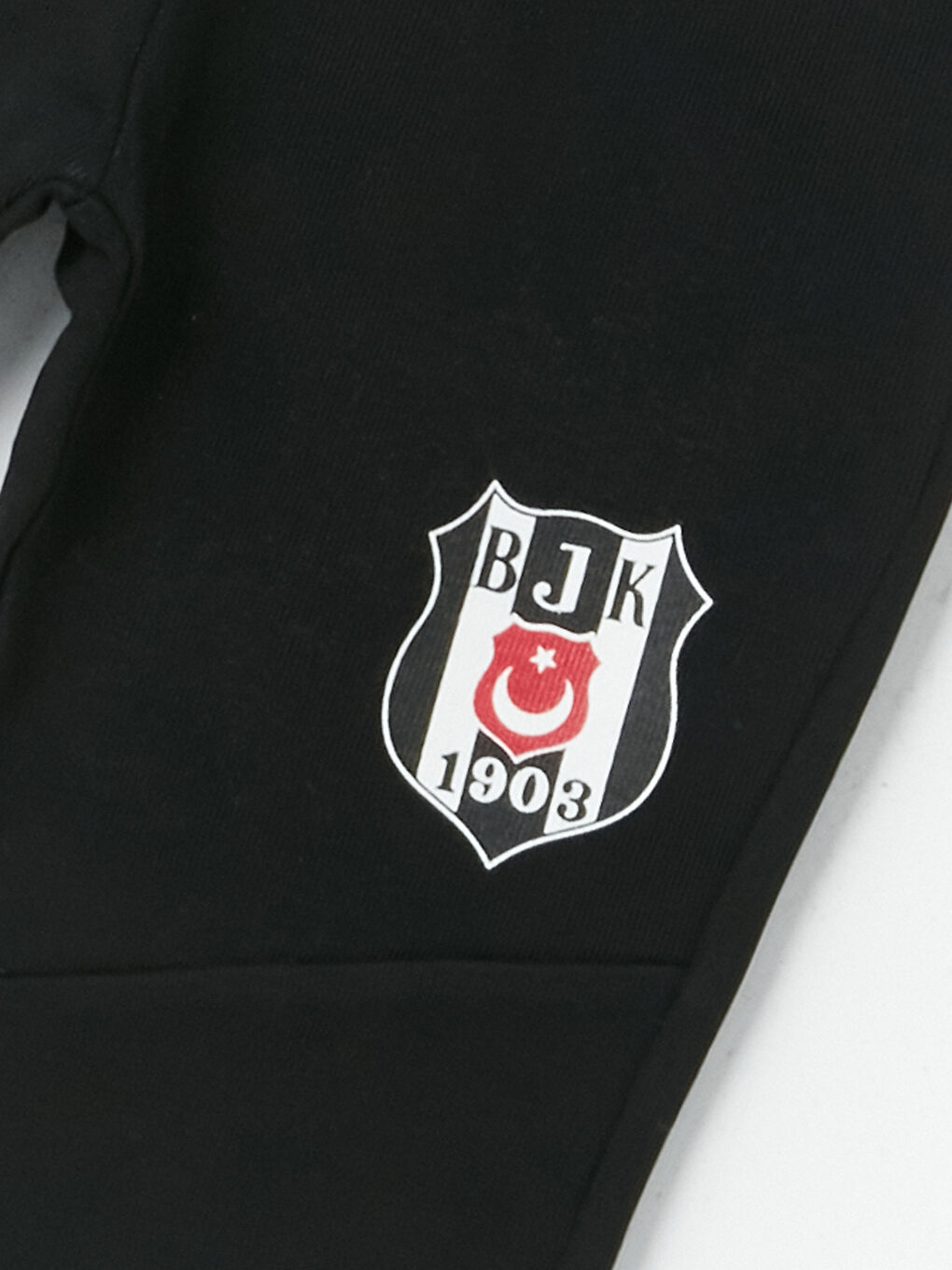 LCW baby Buxe Beyazı Bisiklet Yaka Beşiktaş Baskılı Erkek Bebek Sweatshirt ve Eşofman Altı Takım - 5