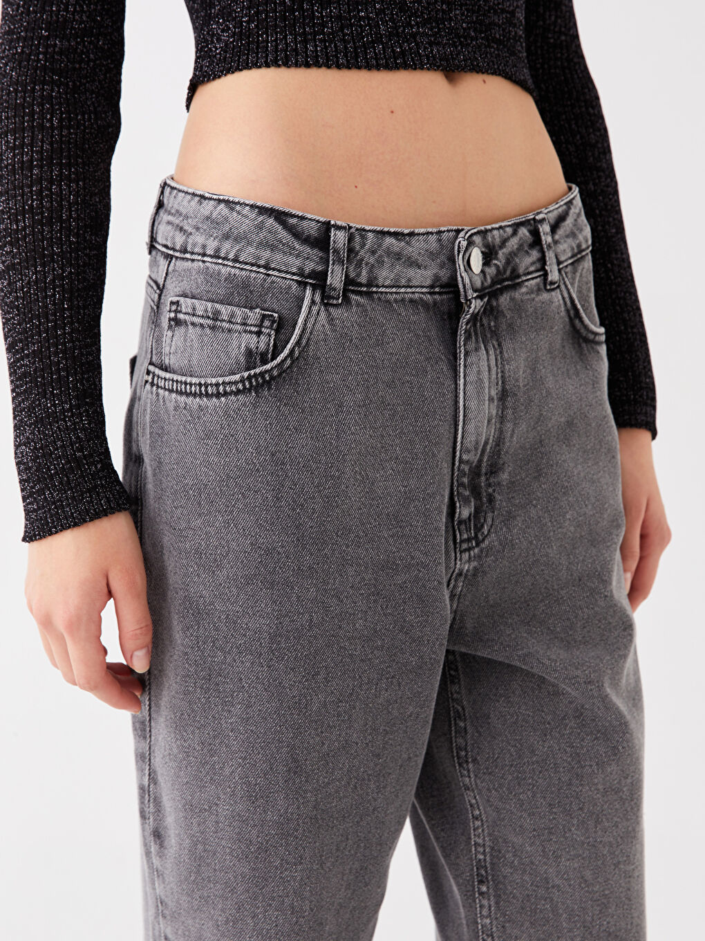 LCWAIKIKI Basic Koyu Grı Yıkama Mom Fit Kadın Jean Pantolon - 2