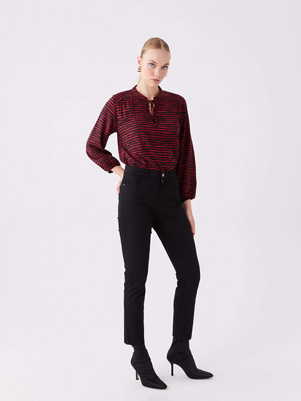 Siyah Slim Fit Kadın Jean Pantolon