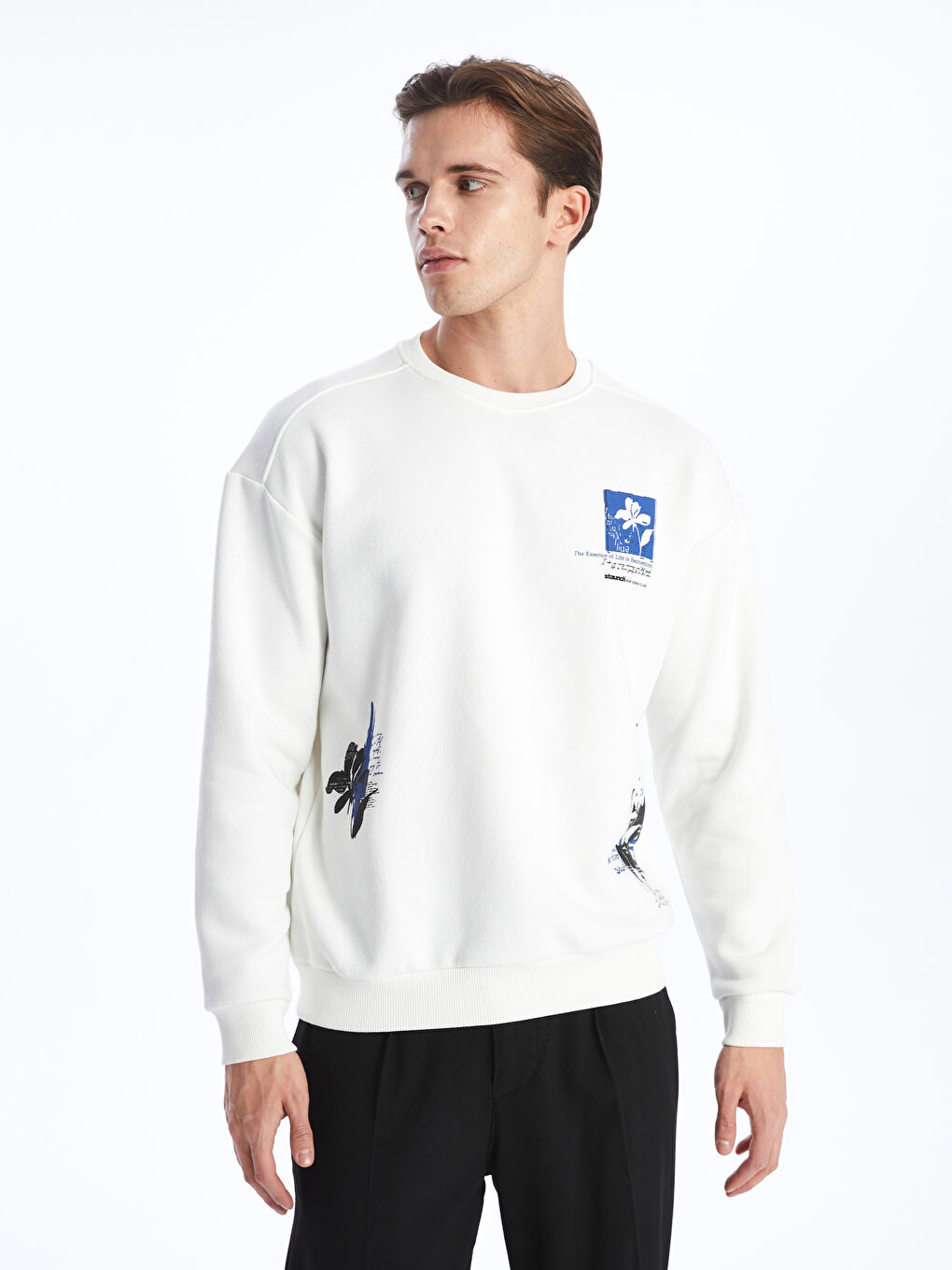 LCW Casual Kırık Beyaz Bisiklet Yaka Uzun Kollu Baskılı Erkek Sweatshirt