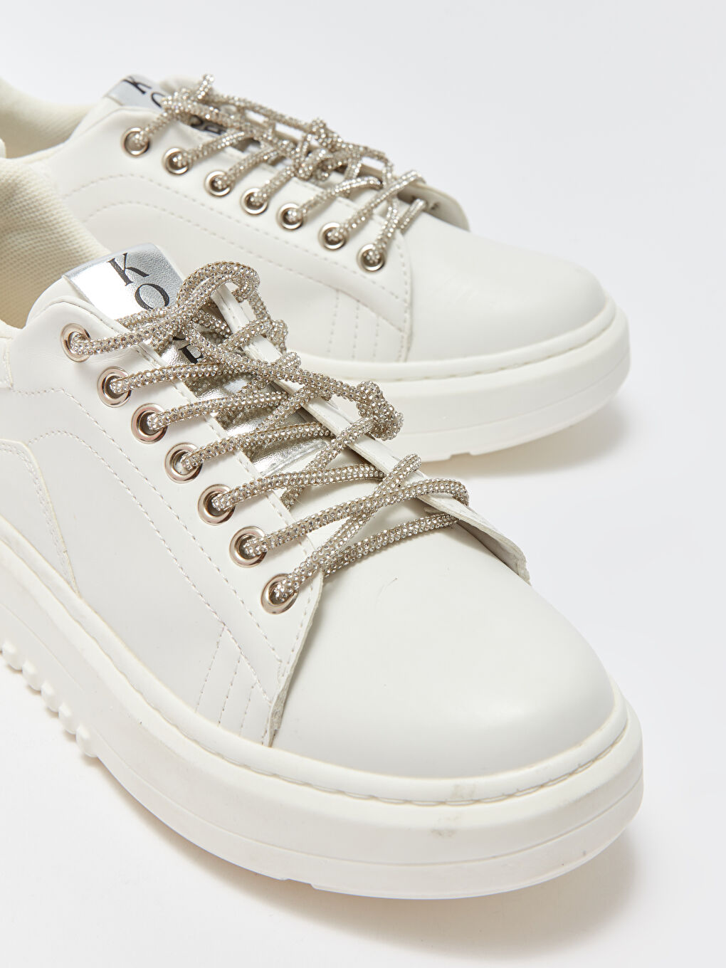 Beyaz Bağcıklı Kadın Spor Ayakkabı-3