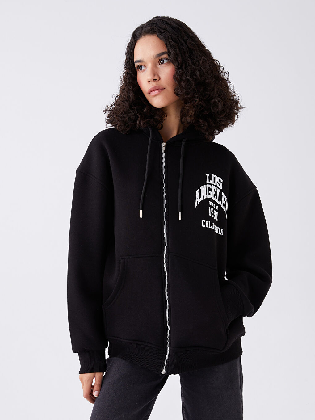Siyah Baskılı Kadın Fermuarlı Sweatshirt-1