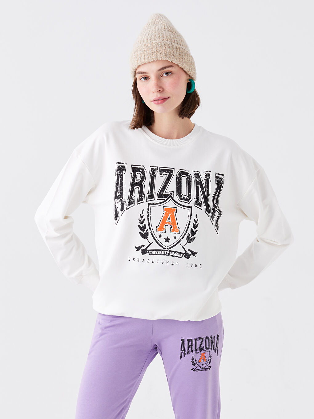 Ekru Bisiklet Yaka Baskılı Kadın Sweatshirt