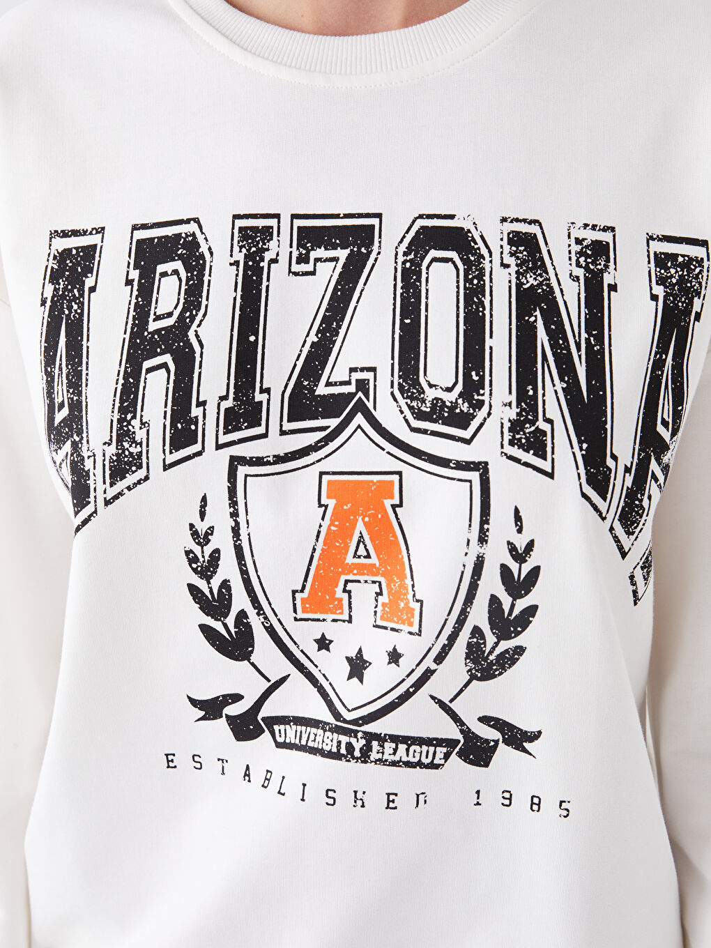 Ekru Bisiklet Yaka Baskılı Kadın Sweatshirt-3