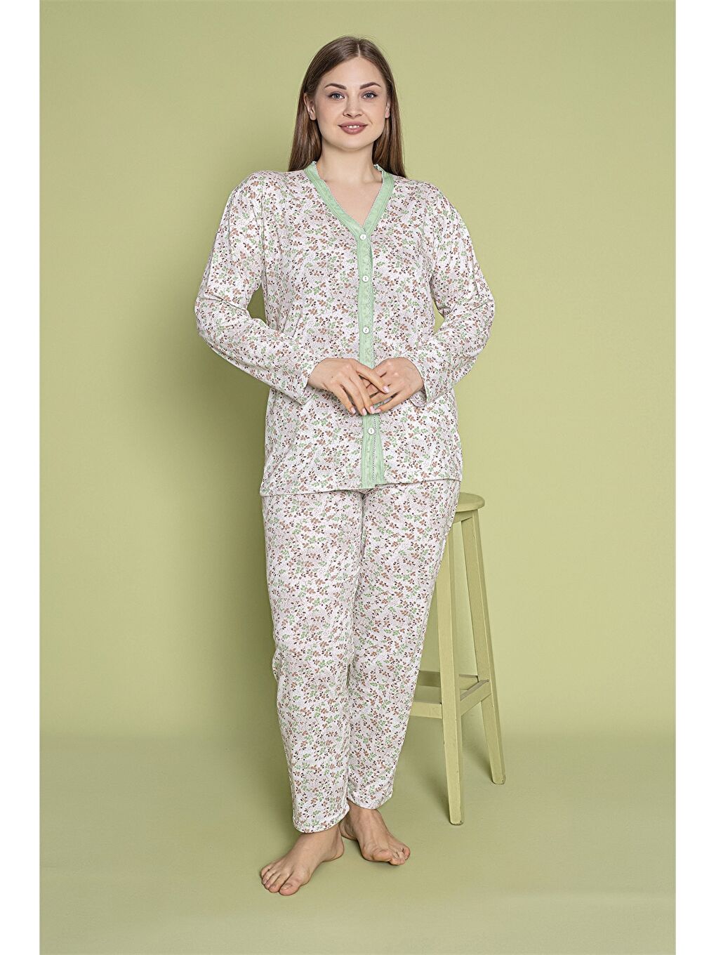 Beyaz V Yaka Kadın Pijama Takım