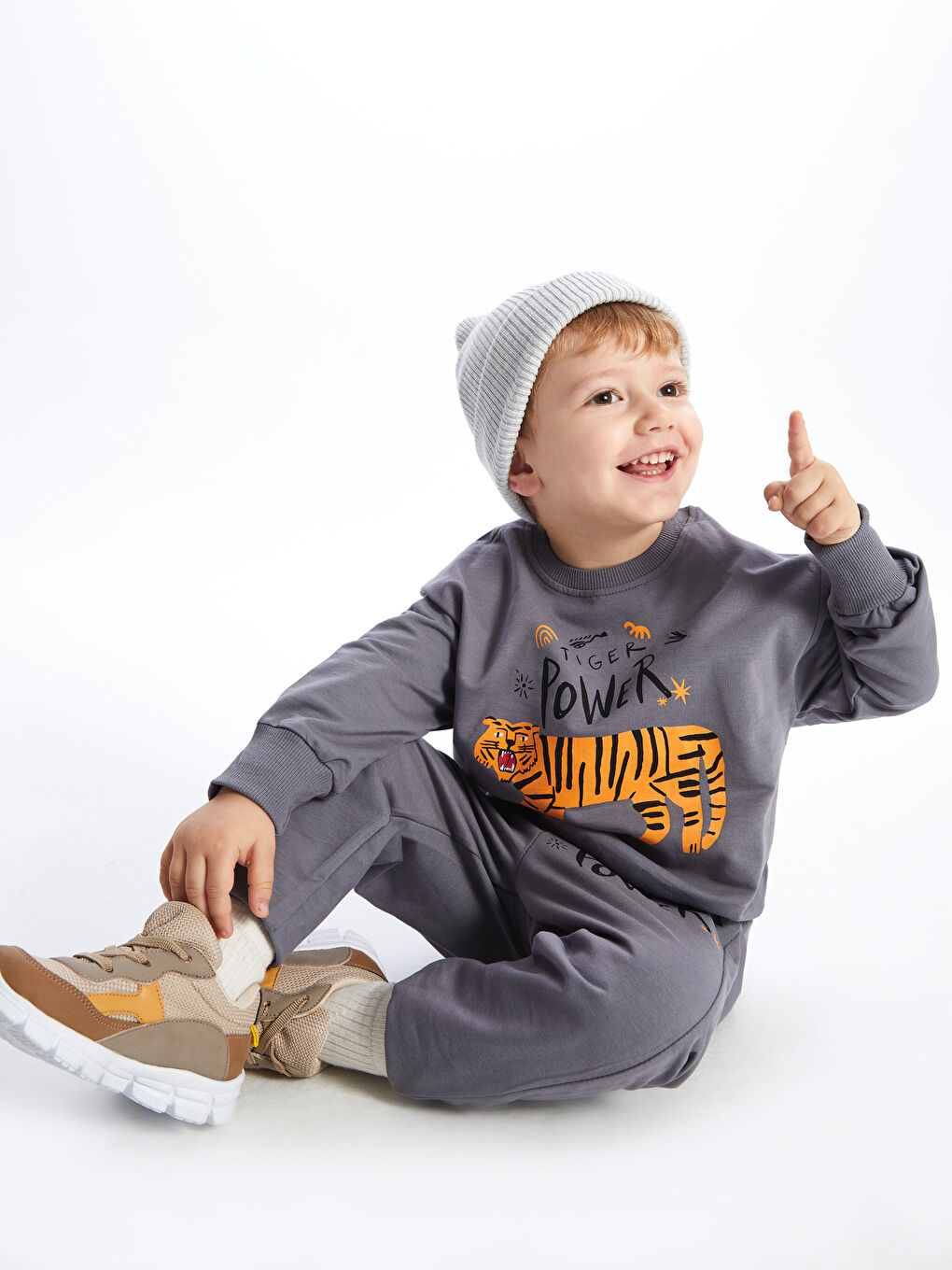 Gri Bisiklet Yaka Baskılı Erkek Bebek Sweatshirt ve Eşofman Alt 2'li Takım-1