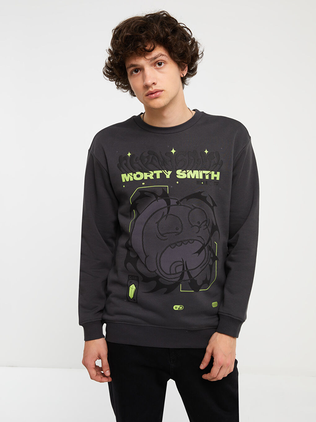 LCW Casual Antrasit Bisiklet Yaka Uzun Kollu Rick and Morty Baskılı Erkek Sweatshirt