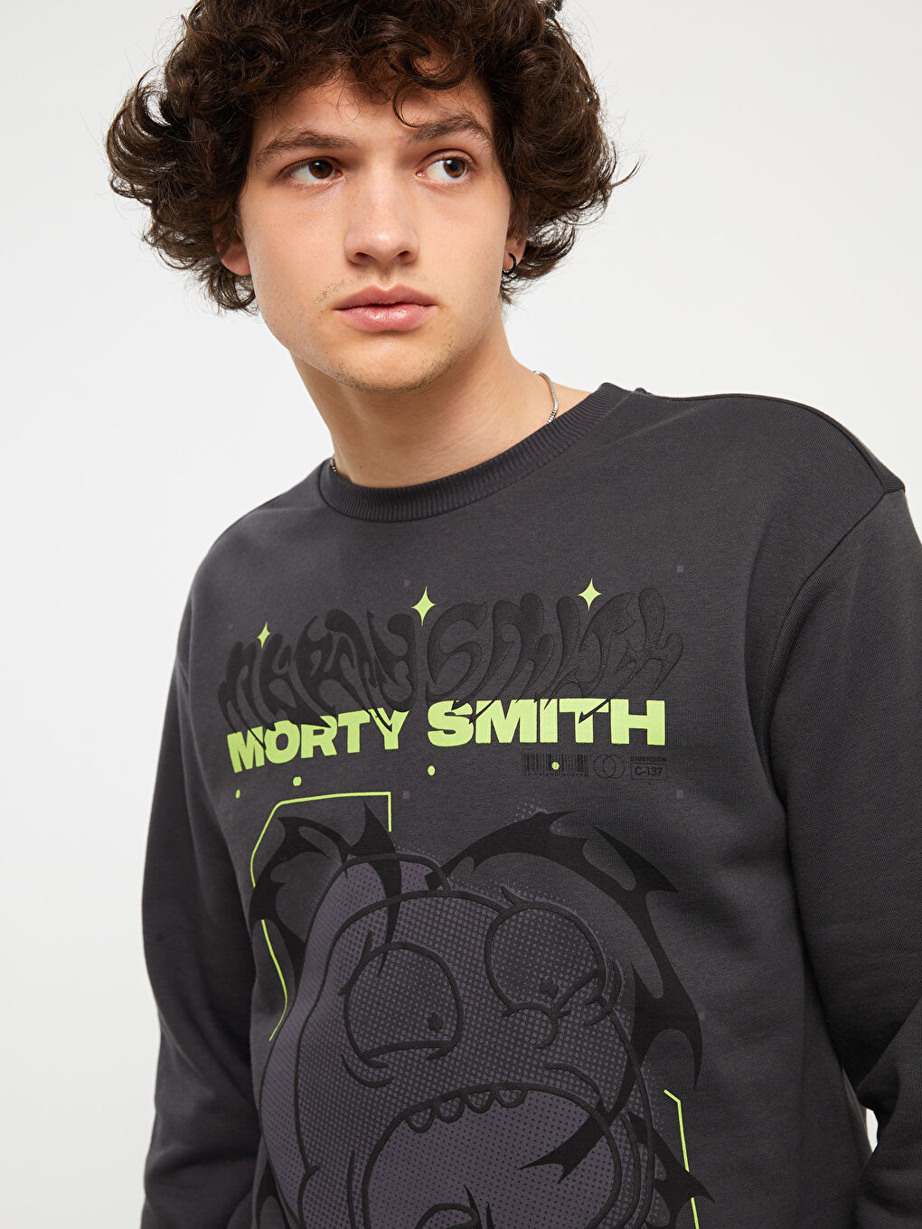 LCW Casual Antrasit Bisiklet Yaka Uzun Kollu Rick and Morty Baskılı Erkek Sweatshirt - 1