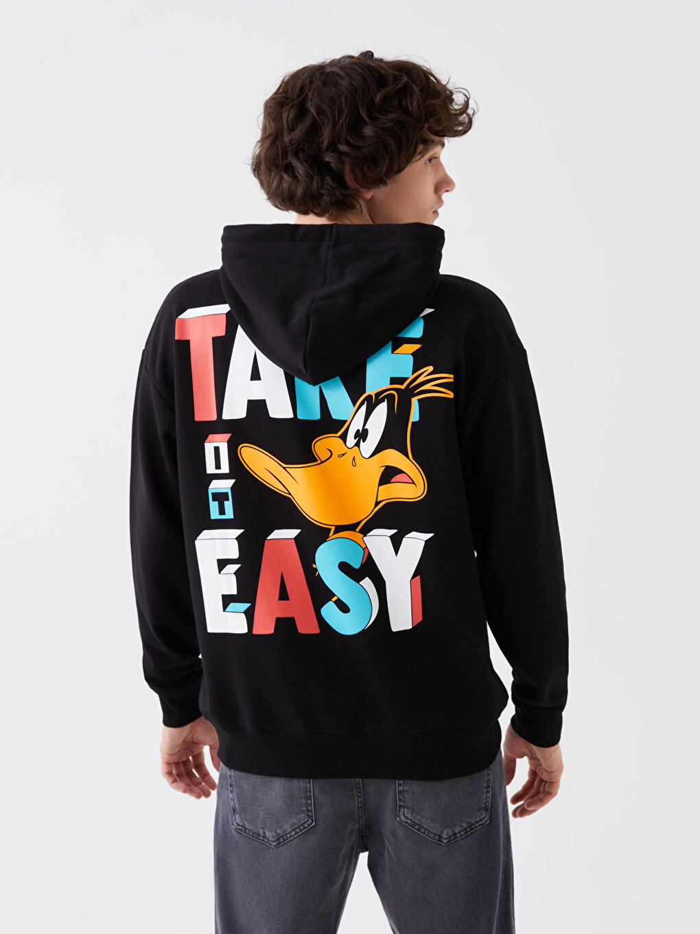 LCW Casual Yeni Siyah Uzun Kollu Daffy Duck Baskılı Erkek Hoodie - 5