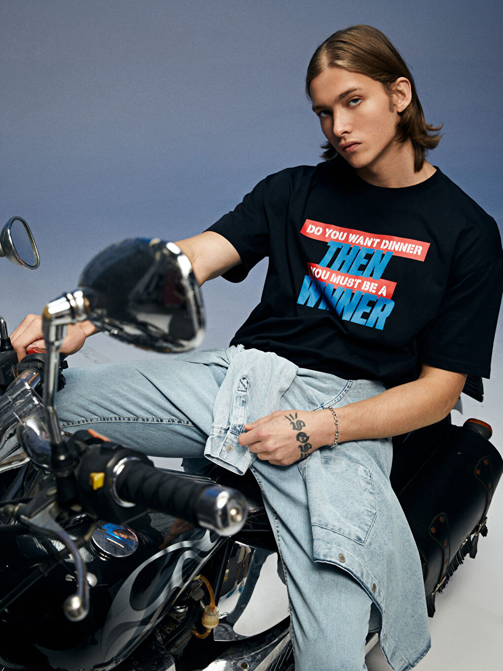 Siyah Oversize Bisiklet Yaka Kısa Kollu Baskılı Penye Erkek Tişört