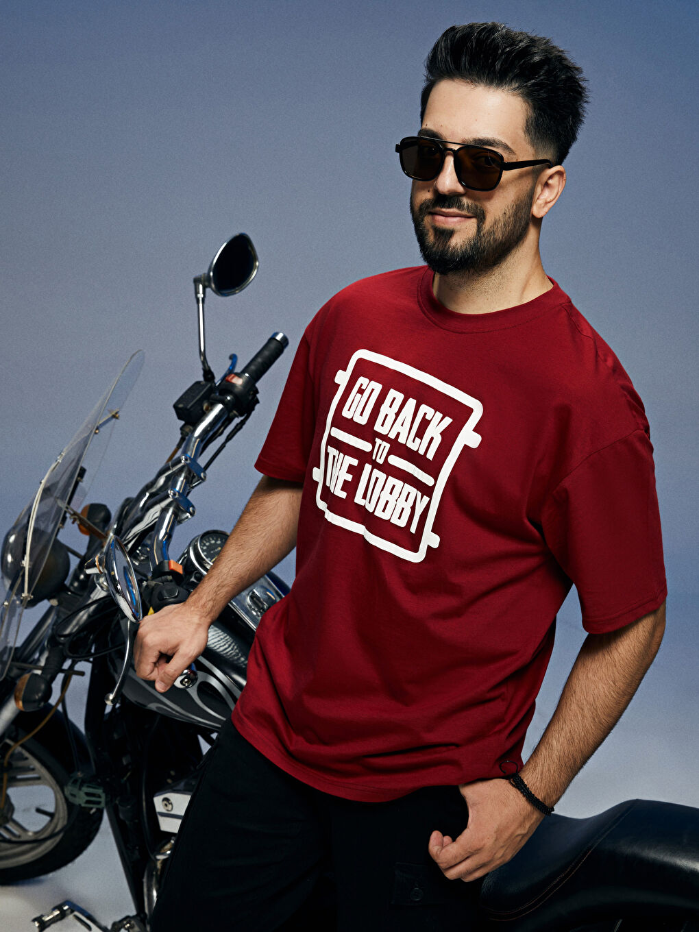 Kırmızı Oversize Bisiklet Yaka Kısa Kollu Baskılı Penye Erkek Tişört