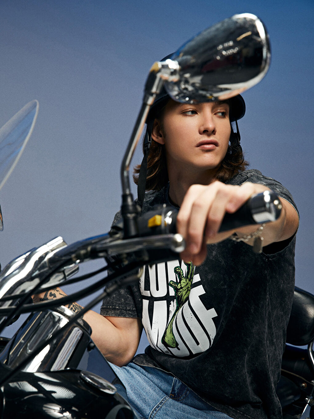 Siyah Oversize Bisiklet Yaka Kısa Kollu Baskılı Penye Erkek Tişört-4