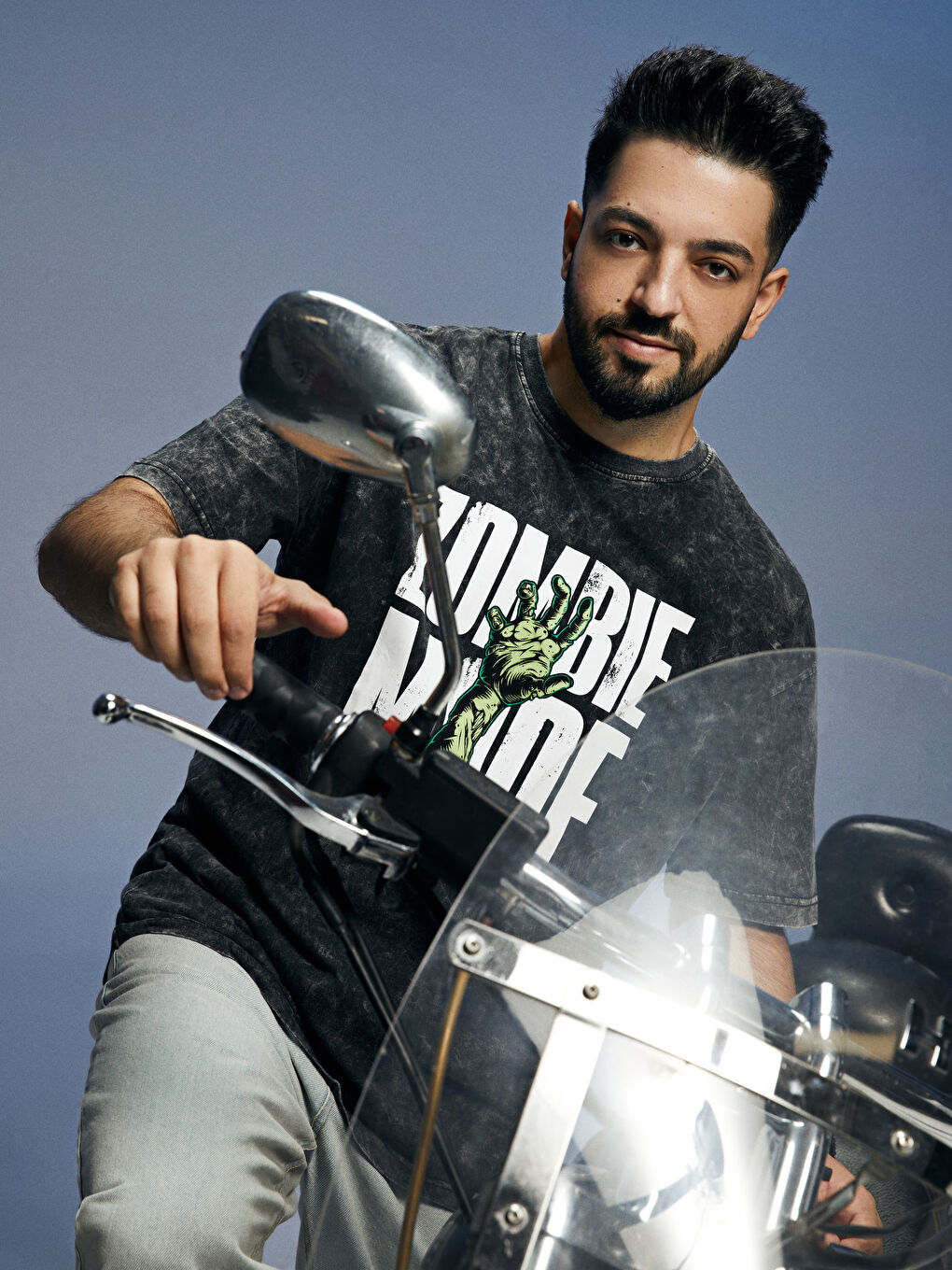 Siyah Oversize Bisiklet Yaka Kısa Kollu Baskılı Penye Erkek Tişört-1