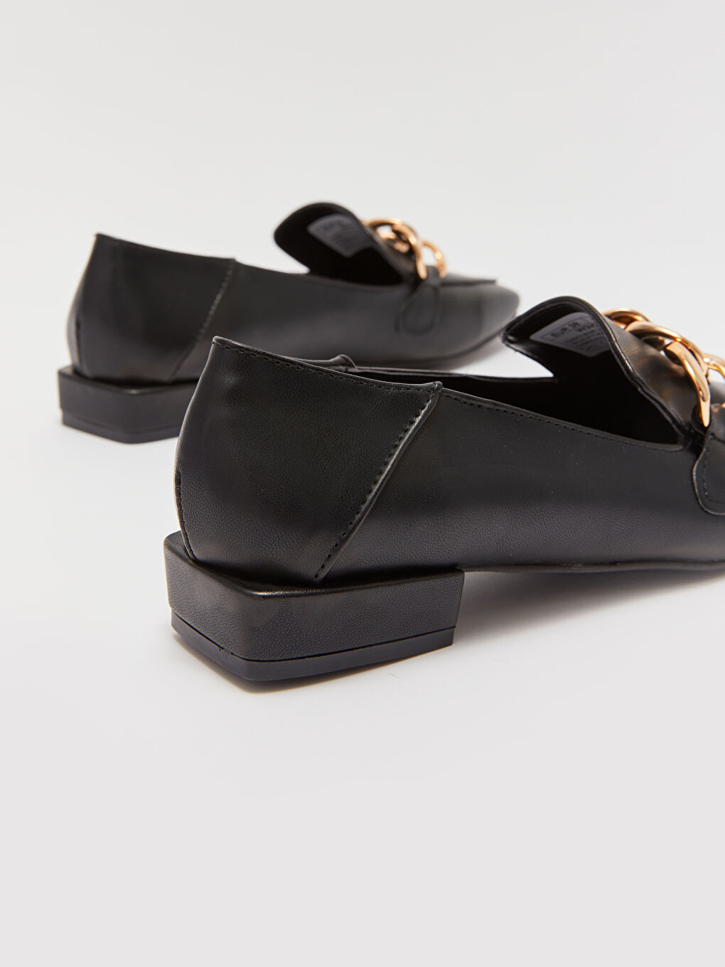 Siyah Deri Görünümlü Zincir Detaylı Kadın Loafer Ayakkabı-4