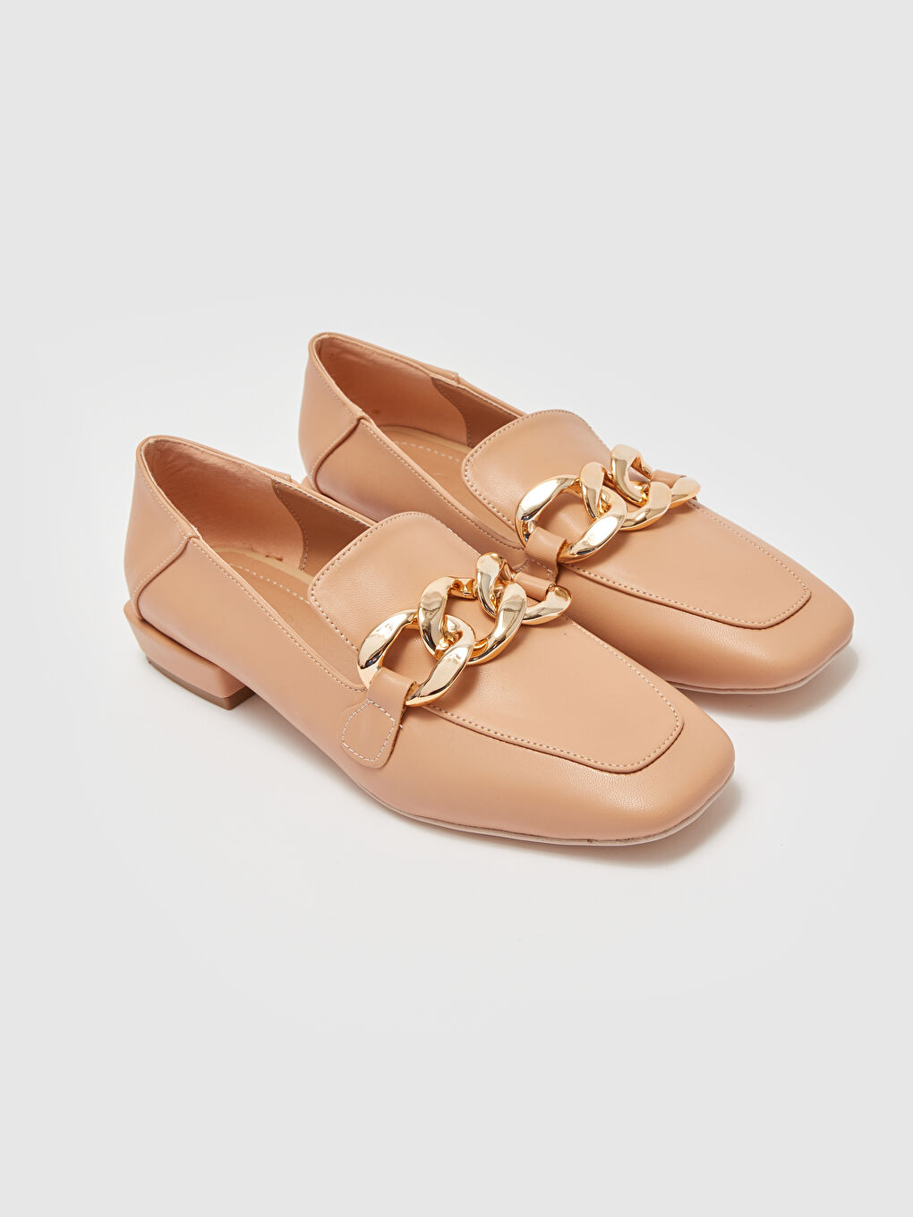 Kahverengi Deri Görünümlü Zincir Detaylı Kadın Loafer Ayakkabı