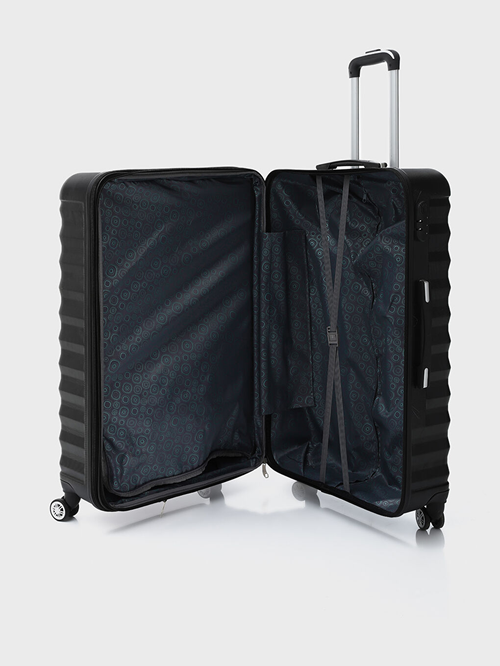 Large Suitcase with Lock Detail-6