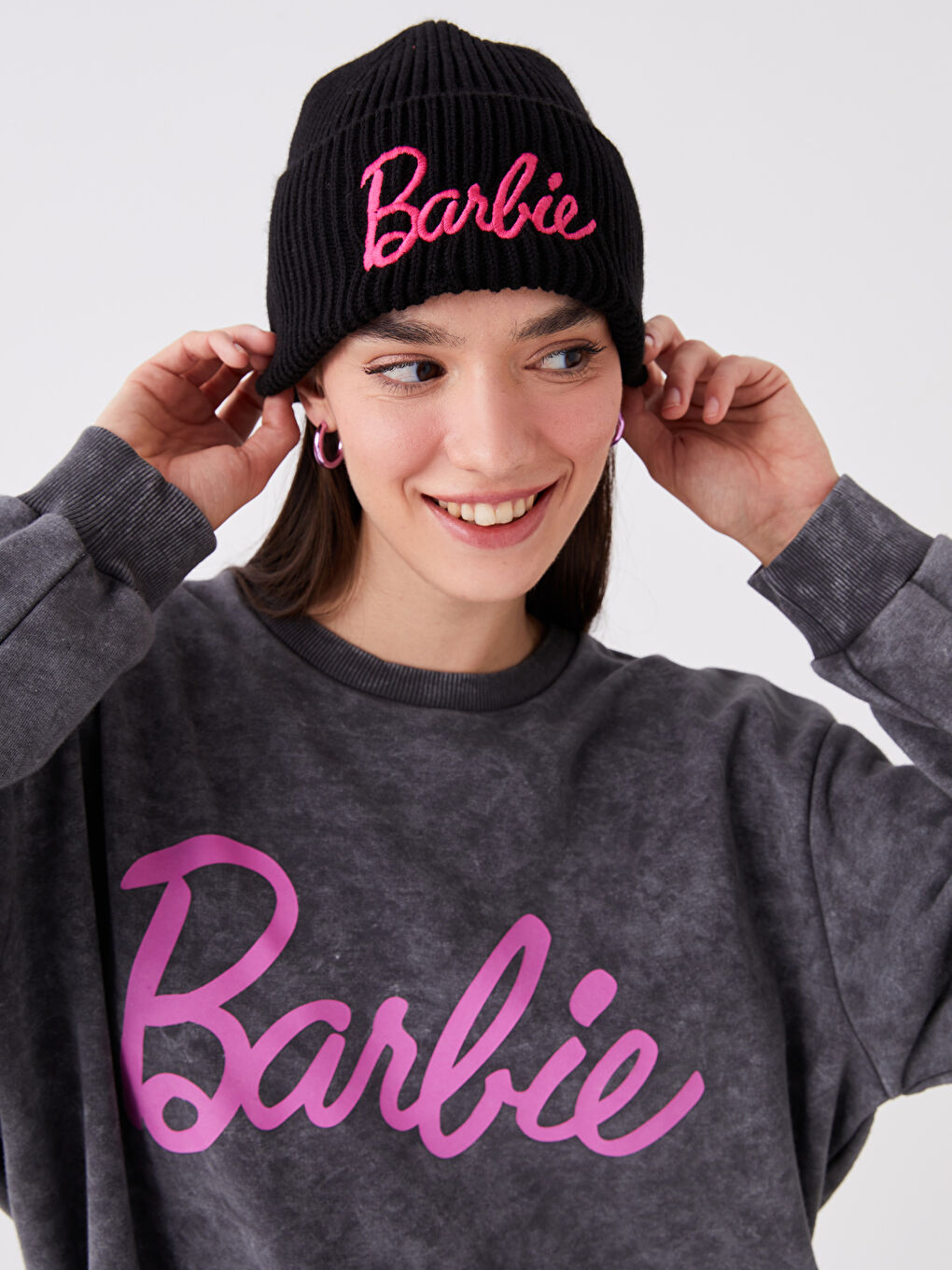 LCW ACCESSORIES Yeni Siyah Barbie Nakışlı Kadın Triko Bere