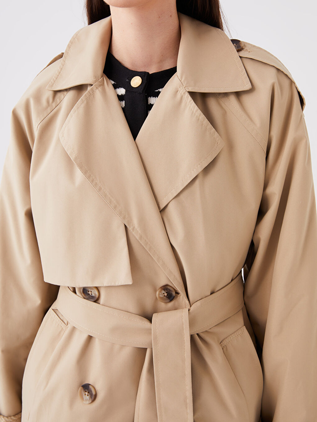 Bej Kadın Kruvaze Yaka Düz Trençkot-3