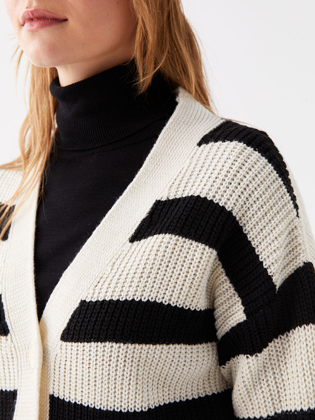 Ekru V Yaka Renk Bloklu Uzun Kollu Kadın Triko Hırka-3