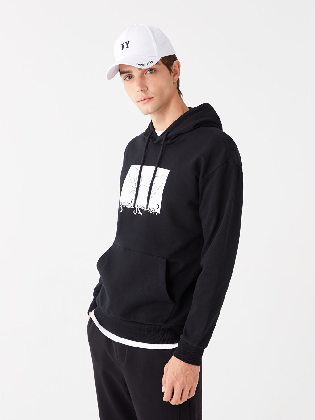 LCW Casual Yeni Siyah Uzun Kollu Baskılı Erkek Hoodie