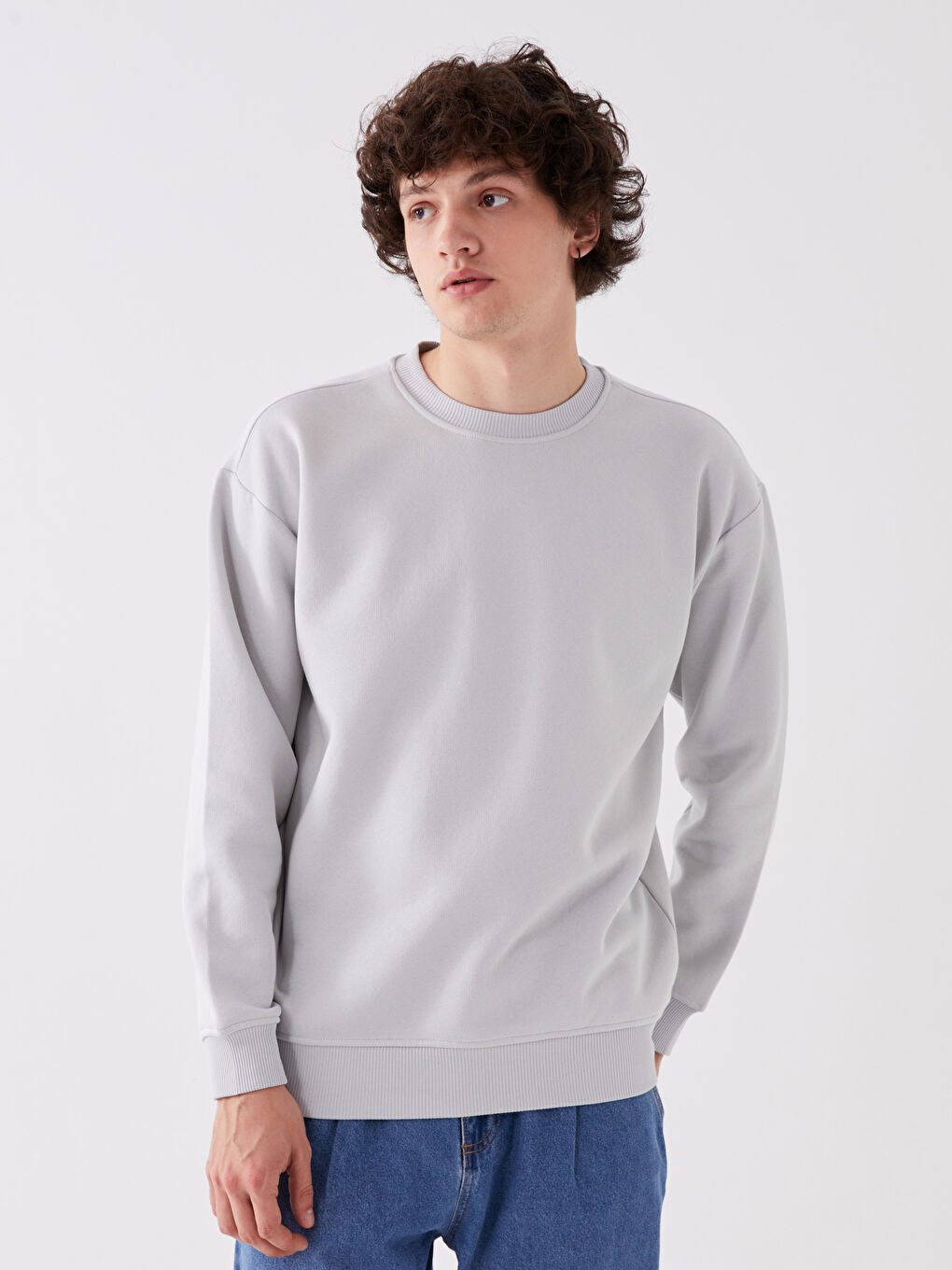 LCW Casual Açık Gri Bisiklet Yaka Uzun Kollu Erkek Sweatshirt - 1