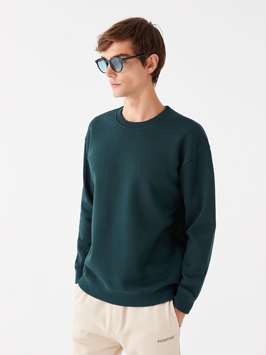 LCW Casual Koyu Yeşil Bisiklet Yaka Uzun Kollu Erkek Sweatshirt