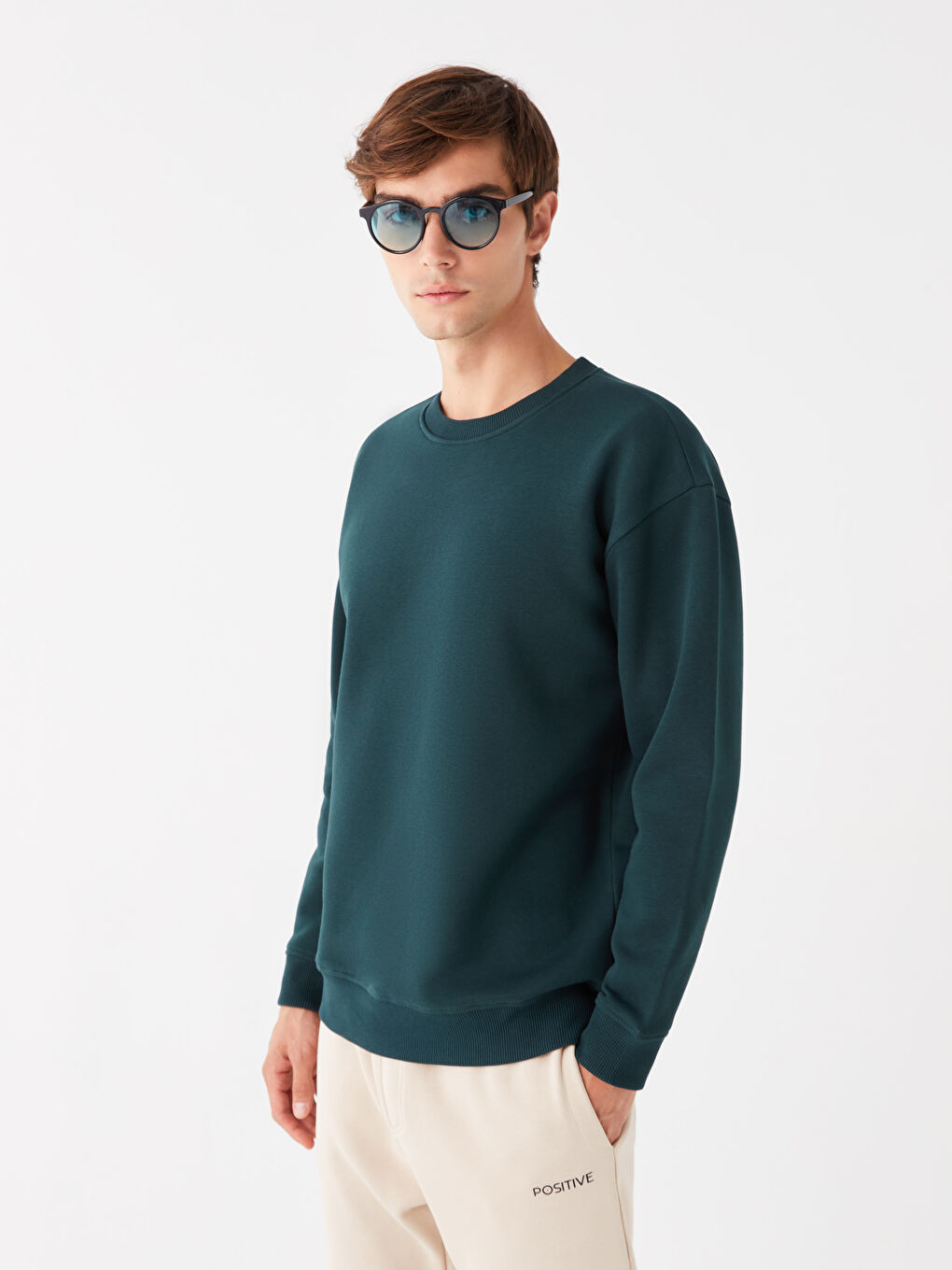 LCW Casual Koyu Yeşil Bisiklet Yaka Uzun Kollu Erkek Sweatshirt - 1