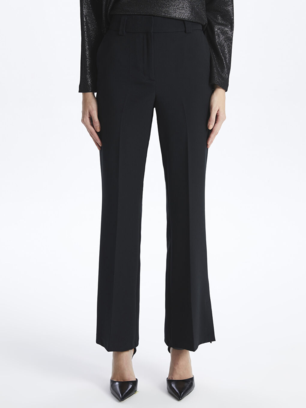 Siyah Standart Fit Düz İspanyol Paça Kadın Pantolon-2