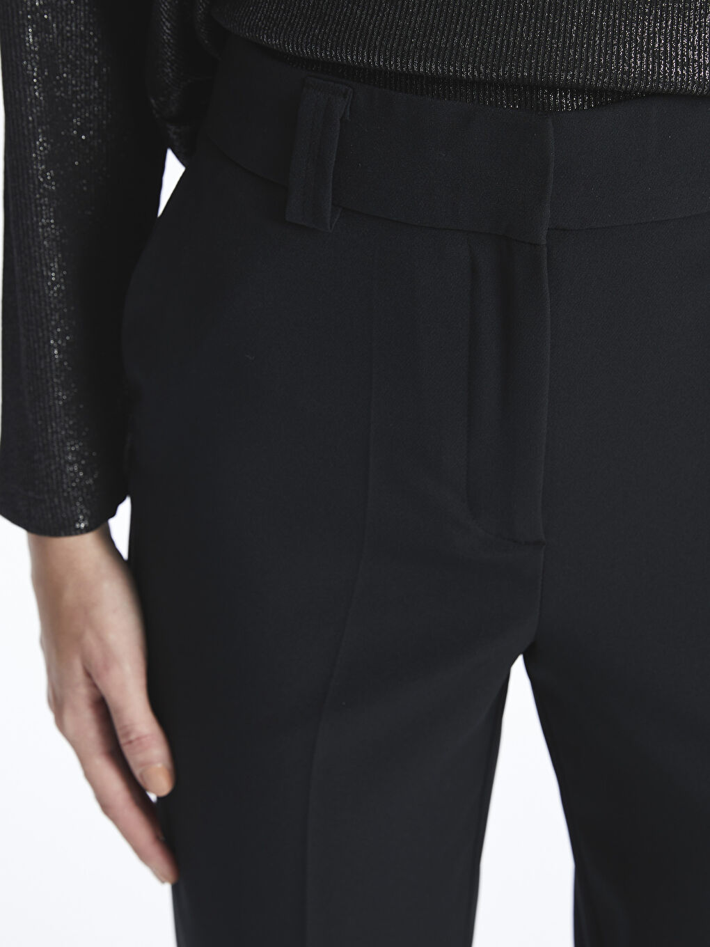 Siyah Standart Fit Düz İspanyol Paça Kadın Pantolon-3