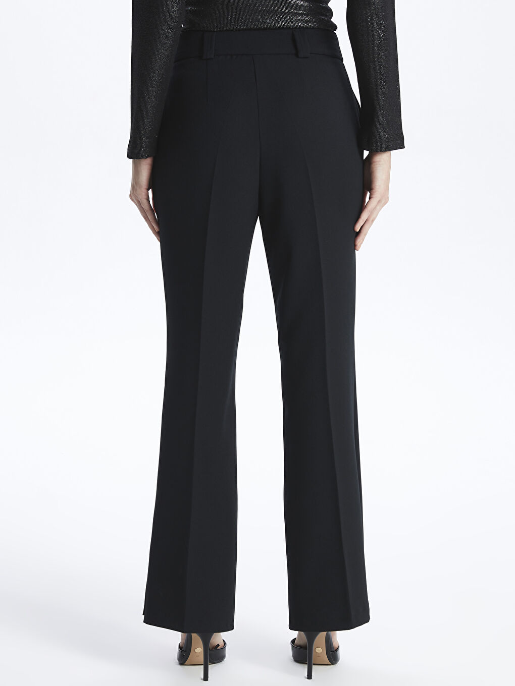Siyah Standart Fit Düz İspanyol Paça Kadın Pantolon-4