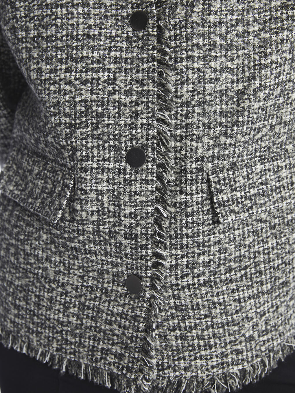 Siyah Bisiklet Yaka Kendinden Desenli Uzun Kollu Kadın Tüvit Ceket-3