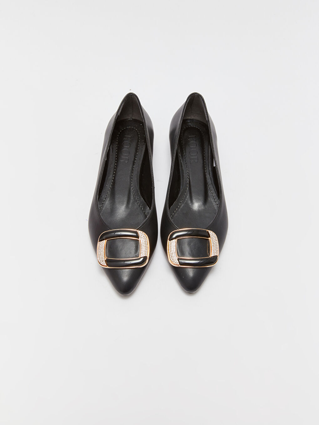 Siyah Deri Görünümlü Toka Detaylı Kadın Babet