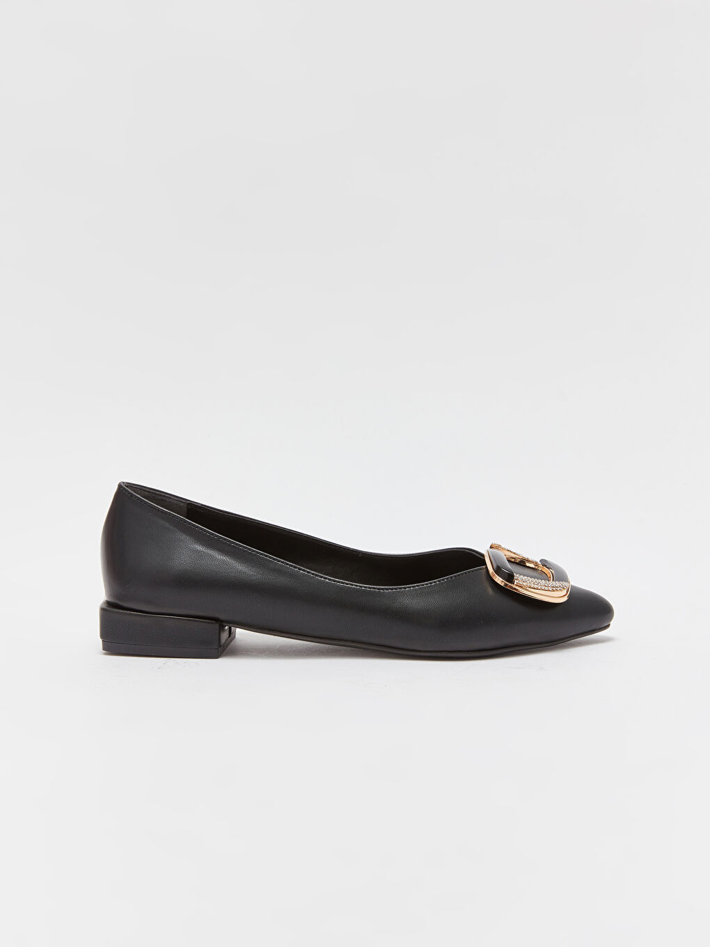 Siyah Deri Görünümlü Toka Detaylı Kadın Babet-2